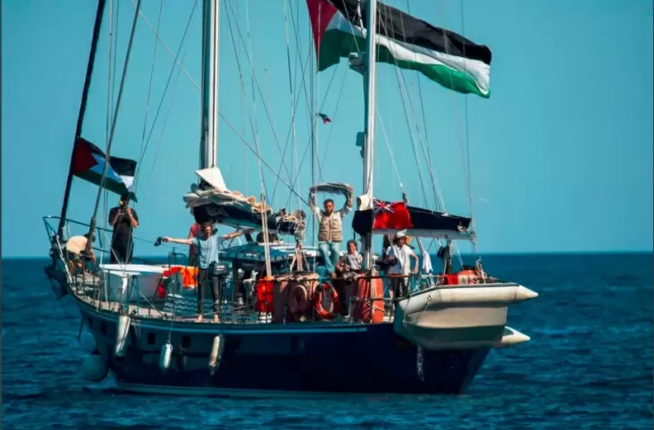 Aktivis Greta Thunberg Berlayar dengan Kapal Freedom Flotilla ke Gaza